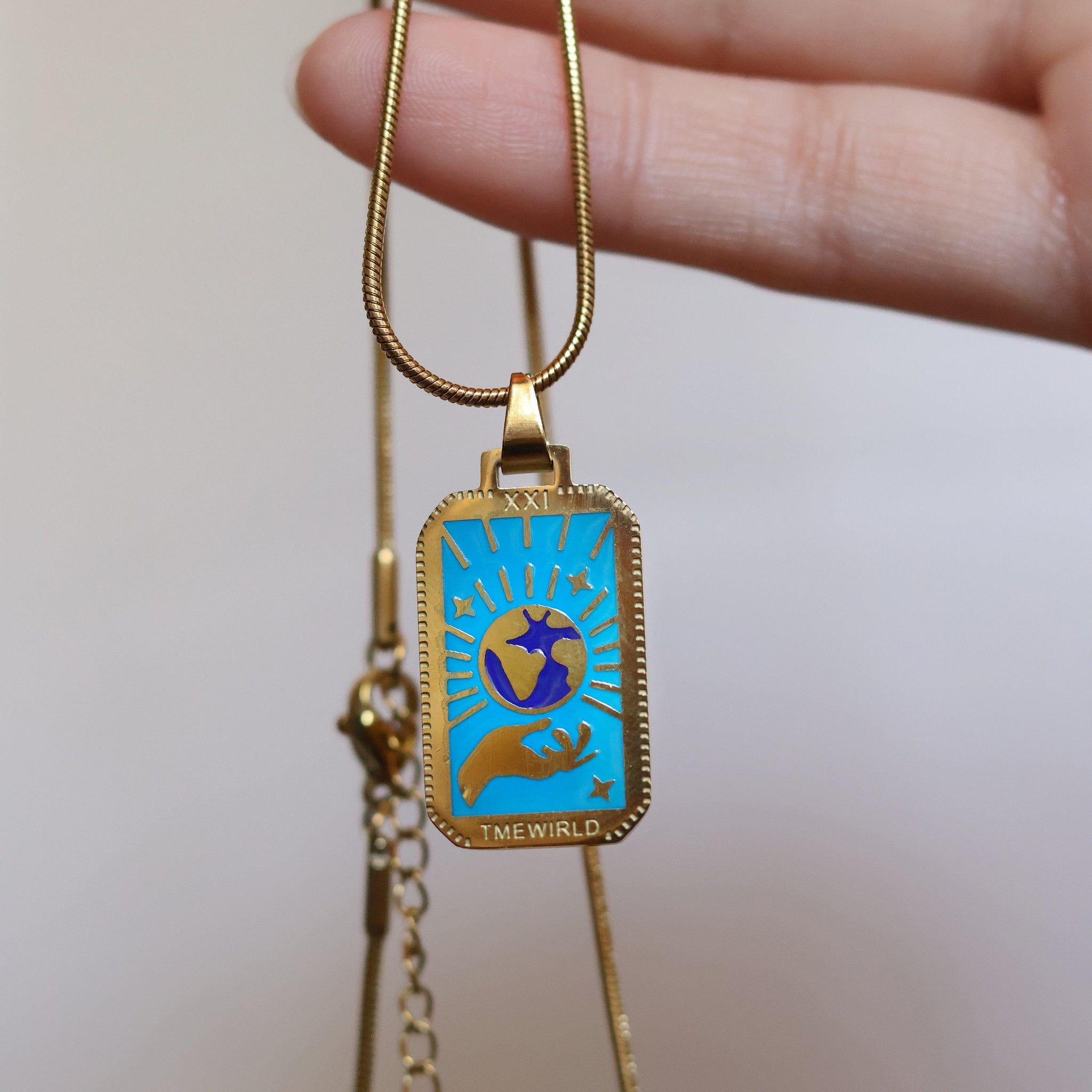 The World Dünya Tarot Kolye